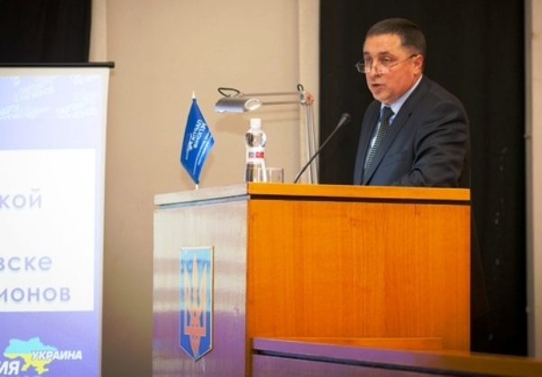 Председатель Ганноченко учит жизни жителей района